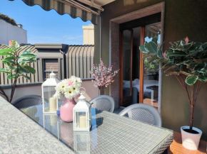 Peaceful studio with big terrace AC, Wifi, Subway M1 and M2 in Shopping Area